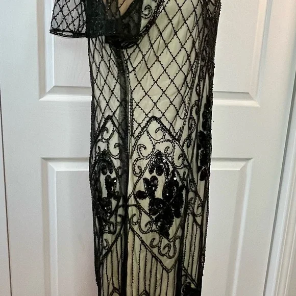 Fundaisy Elegant Black beaded and Cream cocktail, party Dress, size XL - Picture 4 of 16